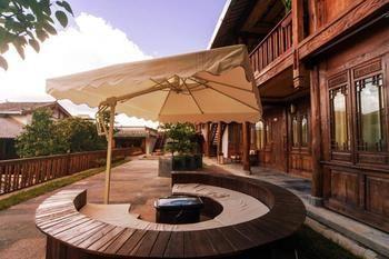 Lijiang Banshan Yunfu Boutique Hostel ภายนอก รูปภาพ